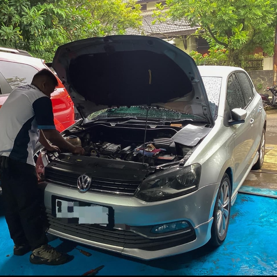 Service Maintenance Rutin Mobil Volkswagen Polo 6C 51