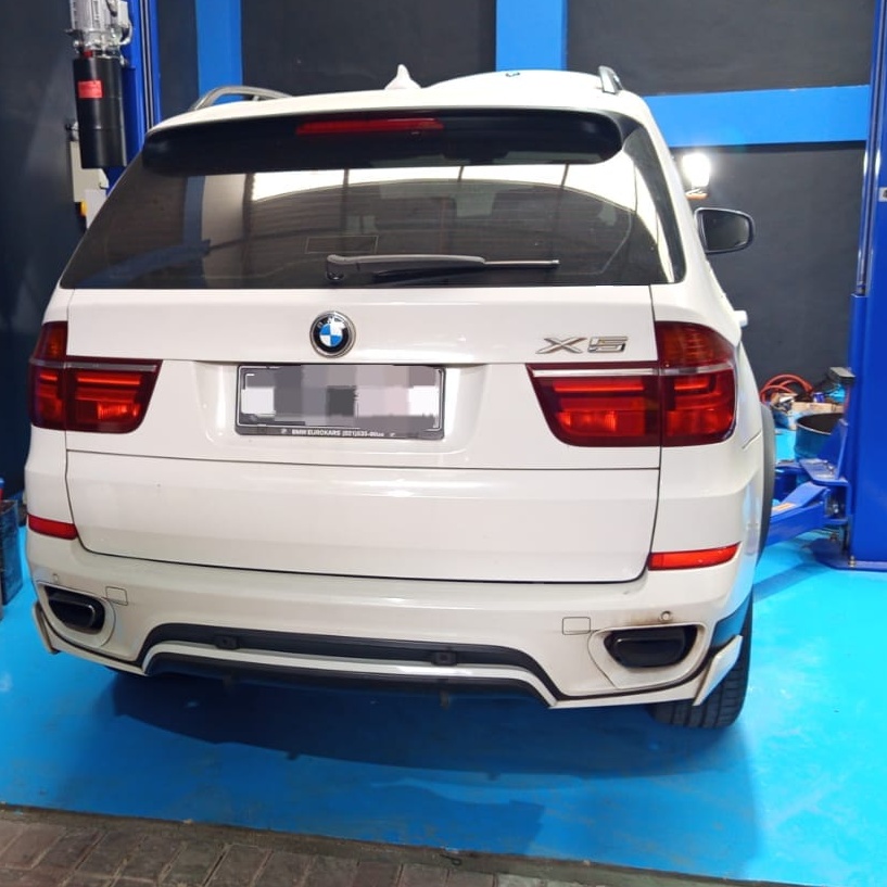 Service Maintenance Rutin Mobil BMW X5 F15 41
