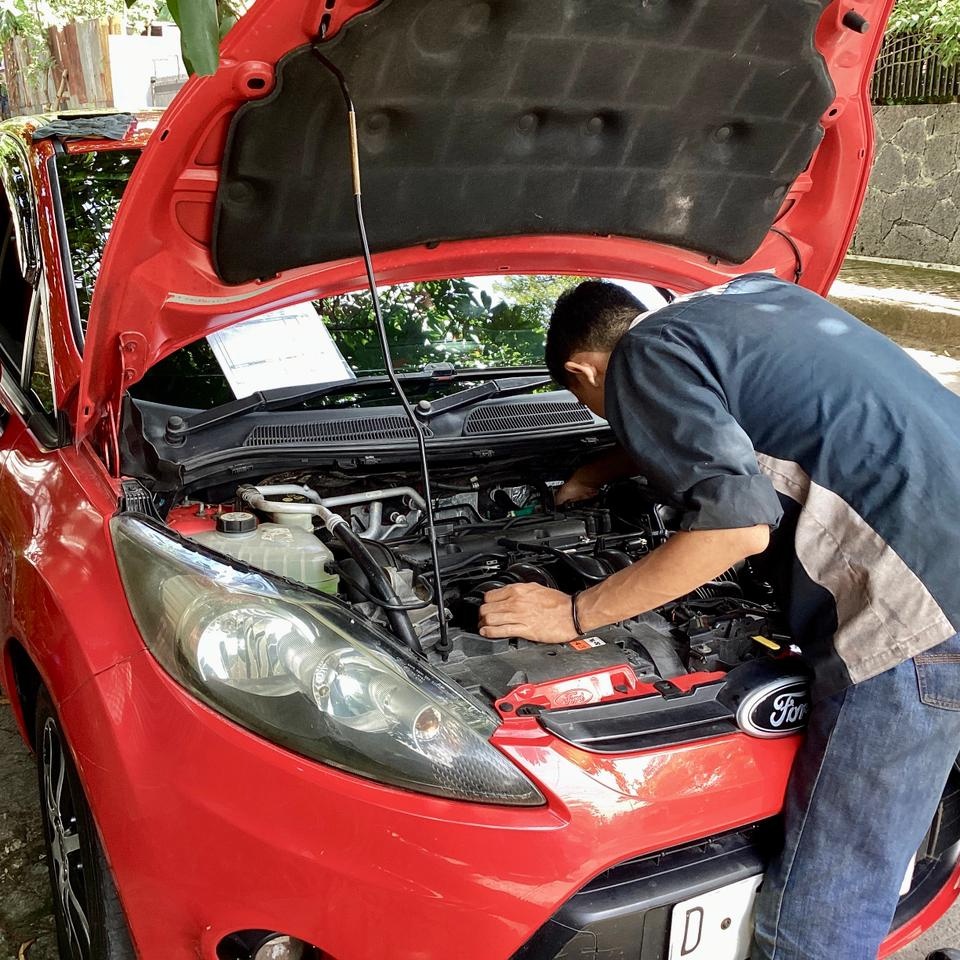 Service Maintenance Rutin Mobil Ford Fiesta Hatchback MK7 B299 61